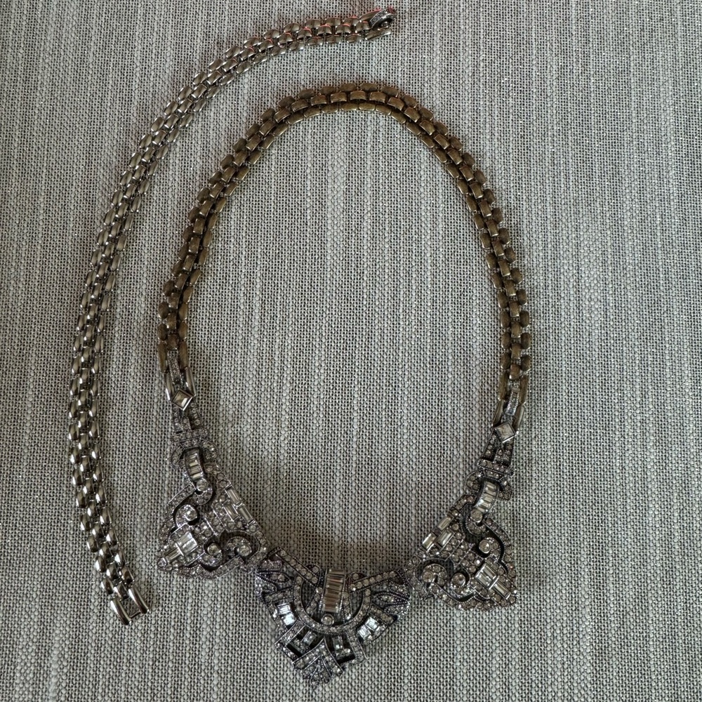 Chloe + Isabel Art Deco Convertible Statement Necklace - Picture 4 of 4